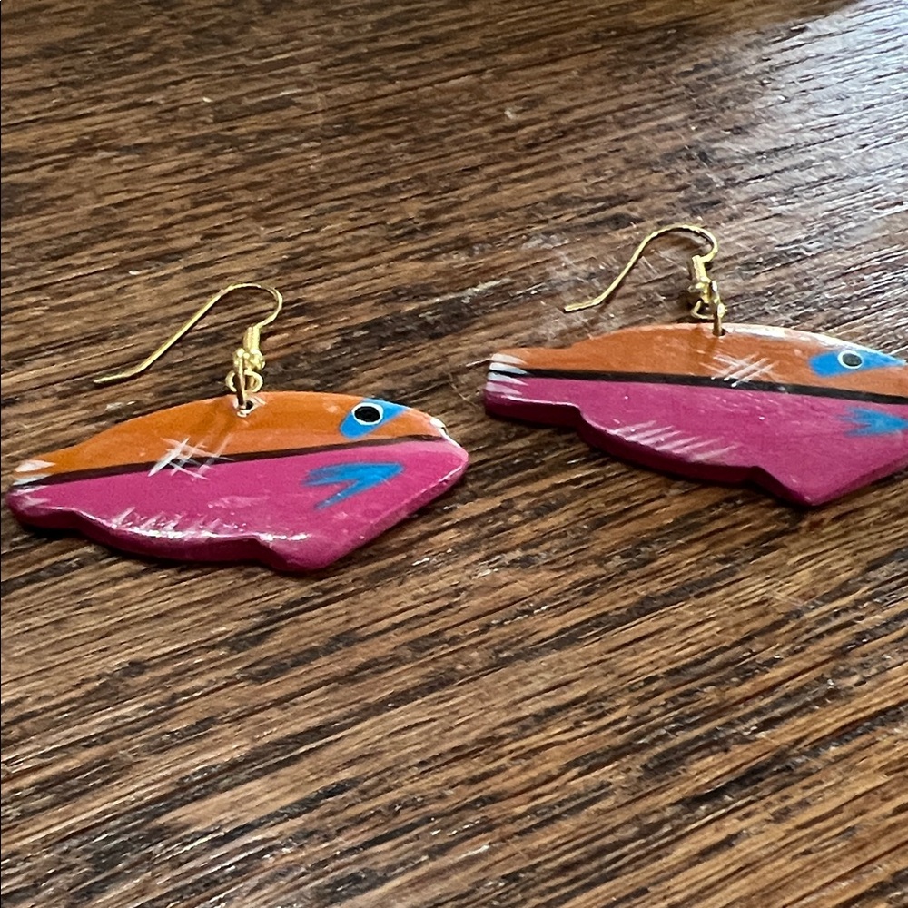 Colorful Fish-Shaped Earrings for tropical vibes - Picture 2 of 6